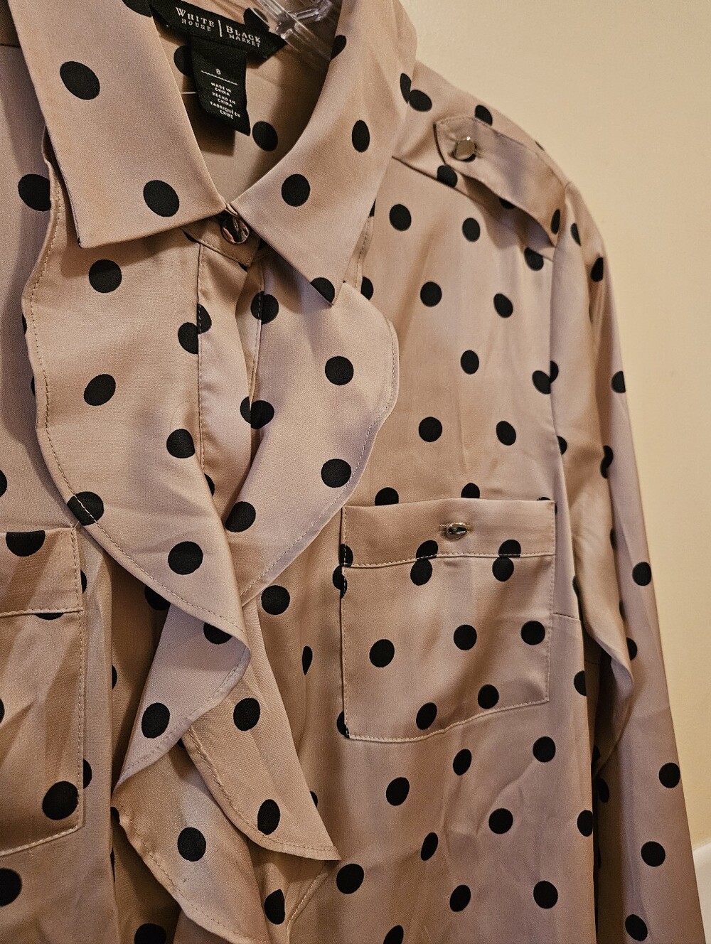 White House Black Market Beige/Tan & Black Polka Dot Lovely Ruffle Blouse, Sz 8 - Picture 15 of 16